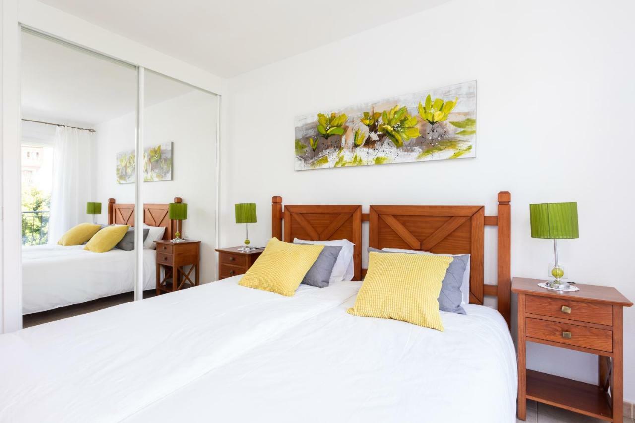 Alcala Plaza Apartment Exterior photo